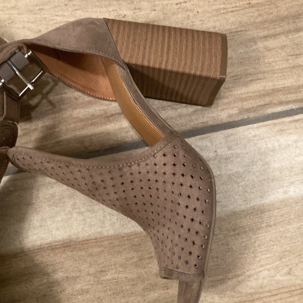Universal Thread Taupe Peep Toe Perforated Ankle Booties - Picture 3 of 9